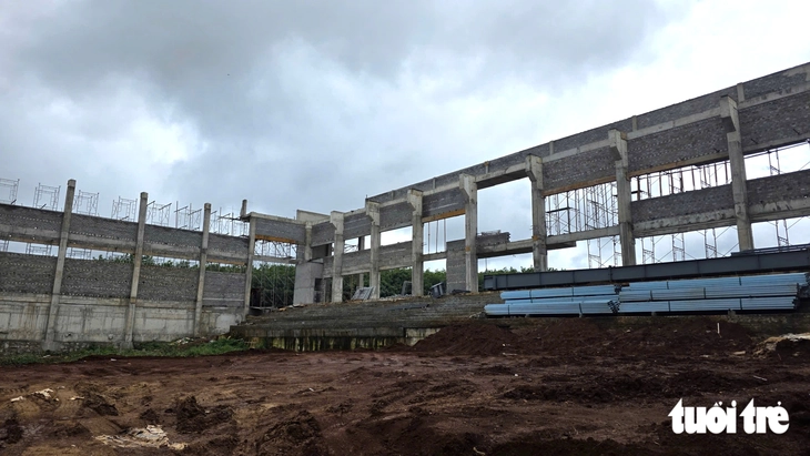 Sẽ giám định nguyên nhân nhà thi đấu  Đắk Lắk bị nứt gãy - Ảnh 3.