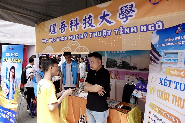 Đài Loan chỉ nhận hồ sơ visa du học khi có bằng tốt nghiệp THPT chính thức - Ảnh 2.