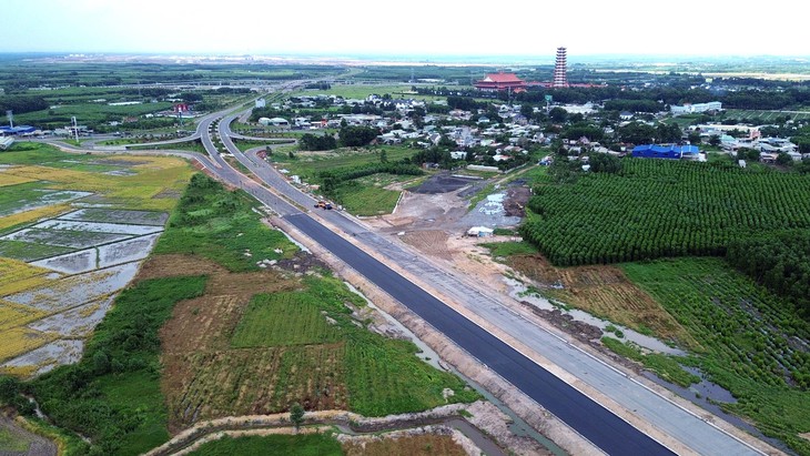 Đồng Nai thúc tiến độ các tuyến đường kết nối khu Đông TP.HCM với sân bay Long Thành - Ảnh 2.