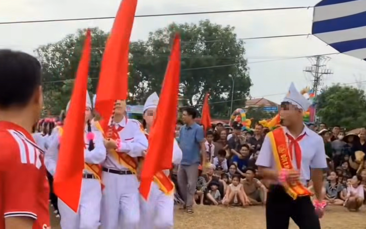Thi Nghi thức Đội kiểu 'cà thọt': Hội đồng Đội trung ương không chấp nhận làm sai lệch ý nghĩa Nghi thức Đội - Ảnh 6.