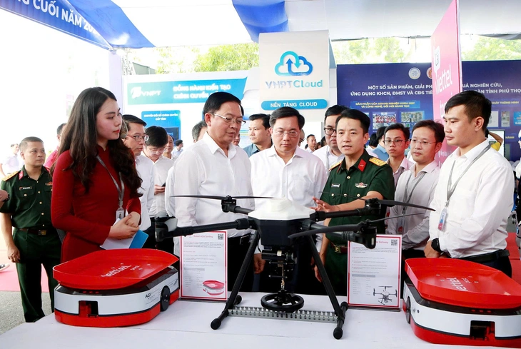  Phú Thọ cần có lộ trình giảm tỉ lệ cán bộ kiêm nhiệm và thu hút nhân lực chất lượng cao  - Ảnh 1.