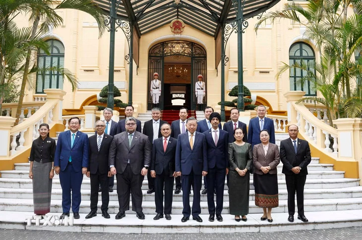 Với Việt Nam, ASEAN là đại gia đình gần gũi, các láng giềng rất thân thiết - Ảnh 1.