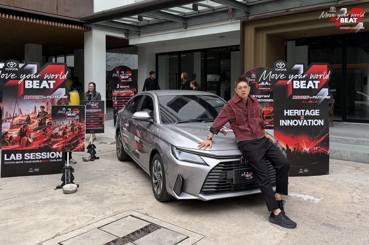 Tiếng bíp khi lùi, cài dây an toàn trên xe Toyota biến thành bài hát, nghệ sĩ Việt cũng góp mặt - Ảnh 2.