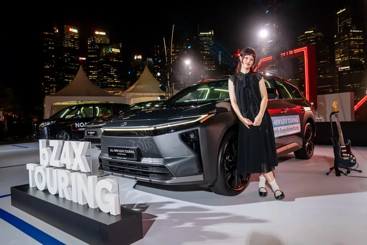 Tiếng bíp khi lùi, cài dây an toàn trên xe Toyota biến thành bài hát, nghệ sĩ Việt cũng góp mặt - Ảnh 5.
