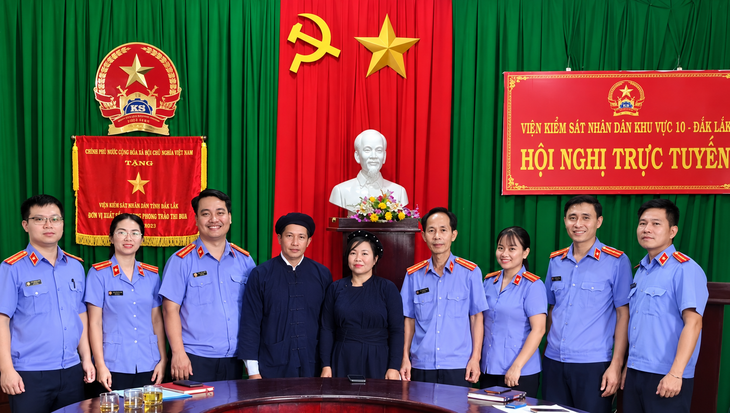 Viện kiểm sát Đắk Lắk đứng tên nguyên đơn để bảo vệ hai trẻ bị thương tích - Ảnh 2.