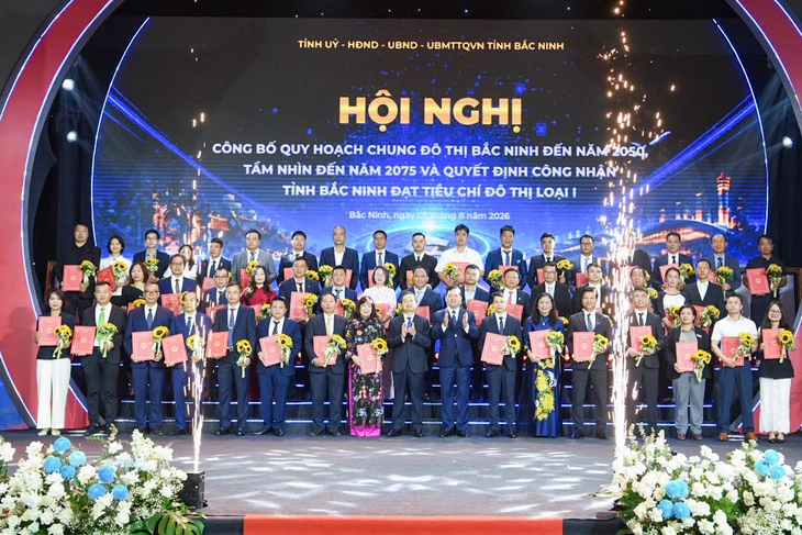 Bắc Ninh trao quyết định đầu tư cho 48 dự án, tổng vốn gần 7 tỉ USD - Ảnh 2.