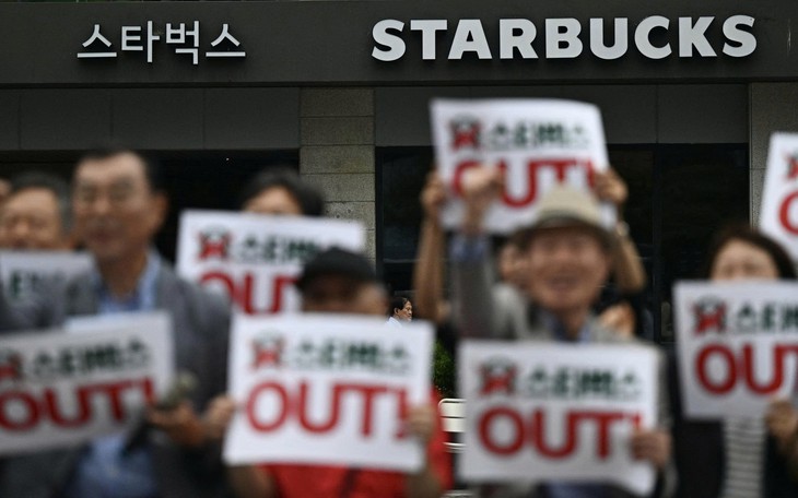 Hơn 800 cửa hàng Starbucks đóng cửa trong chưa đầy một năm - Ảnh 2.