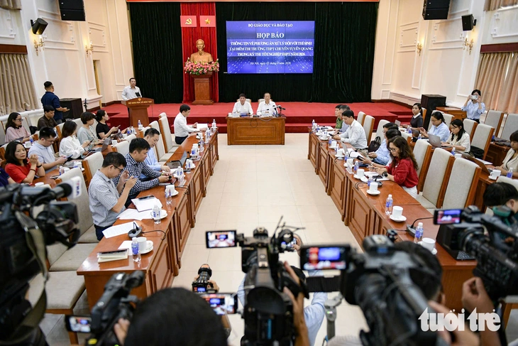 328 thí sinh chuyên Tuyên Quang sẽ thi lại tất cả các môn tốt nghiệp - Ảnh 3.