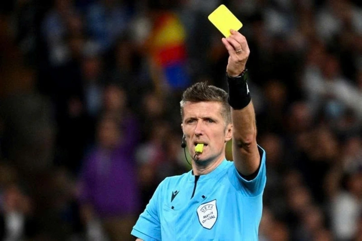 UEFA ‘nới’ quy định thẻ vàng ở các giải châu Âu - Ảnh 1.