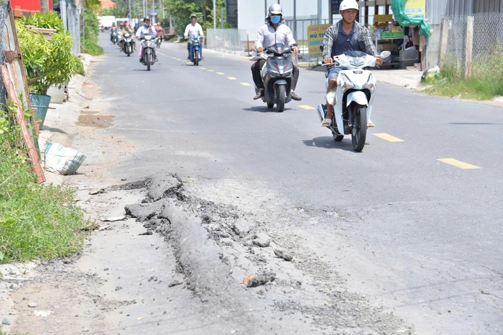 Tuyến đường Đoàn Thị Nghiệp Đồng Tháp hư hỏng sau sửa chữa , Người dân lo lắng - Ảnh 2.