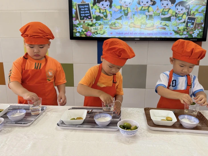 Nhiều trẻ ở TP.HCM chưa xác thực mã định danh, lo bị 'rối' khi vào lớp 1 - Ảnh 1.