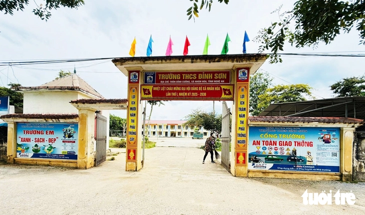 Khởi tố hiệu trưởng liên quan đường dây cá độ bóng đá - Ảnh 1.