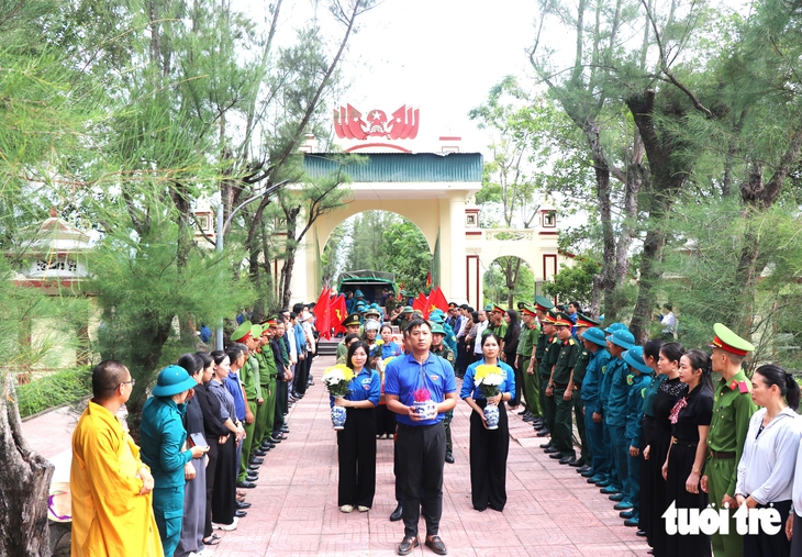 Quy tập 8 phần mộ liệt sĩ, 4 phần mộ có tên nhưng không rõ quê quán, năm sinh - Ảnh 1.