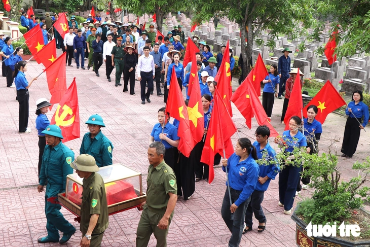 Quy tập 8 phần mộ liệt sĩ, 4 phần mộ có tên nhưng không rõ quê quán, năm sinh - Ảnh 2.