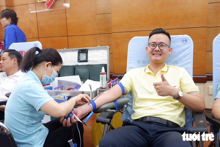 Gần 200 người lao động hiến máu tình nguyện - Ảnh 2.