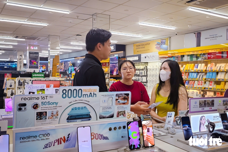 Mùa tựu trường: Không chỉ sách vở, nhiều ngành hàng cùng vào 'mùa vàng' - Ảnh 1.