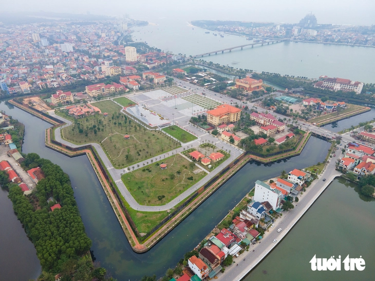 Tỉnh ủy Quảng Trị yêu cầu cán bộ làm việc tập trung tại trung tâm chính trị - hành chính tỉnh - Ảnh 1.