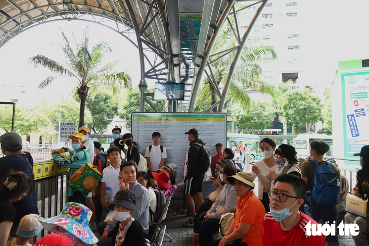 Sau một tháng miễn phí xe buýt: Gần 10 triệu lượt khách, TP.HCM dần hoàn thiện hạ tầng - Ảnh 5.