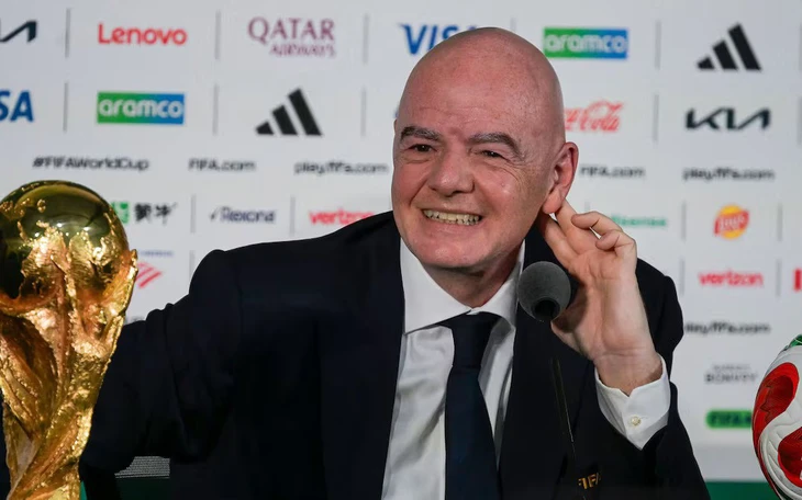 Chủ tịch FIFA Infantino chính thức xin lỗi vì kế hoạch 'bán World Cup'  - Ảnh 2.