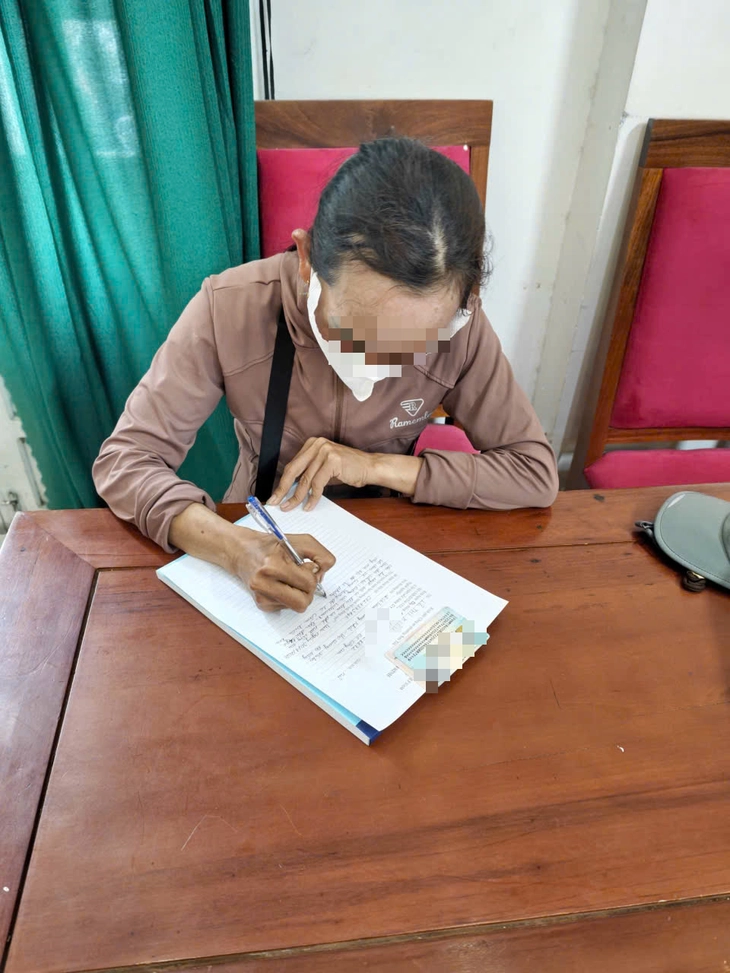Làm việc 3 ca, xử lý người buôn bán trái phép trên núi Sơn Trà - Ảnh 2.