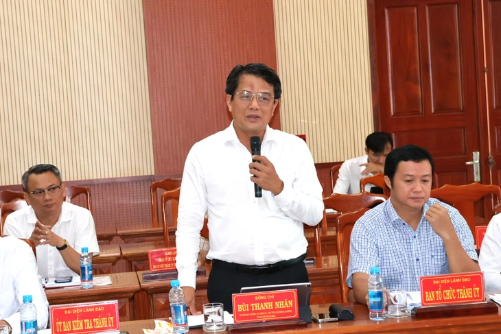 Phó bí thư Thành ủy TP.HCM Văn Thị Bạch Tuyết làm việc với phường Tân Uyên - Ảnh 3.