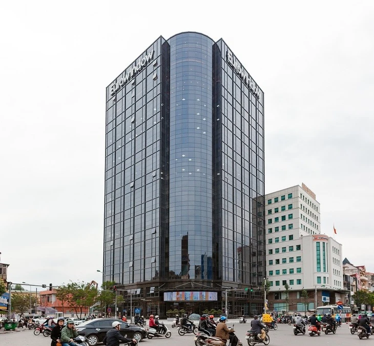 Eurowindow 'liên quan' thế nào tới cả VPBank, Techcombank? - Ảnh 1.