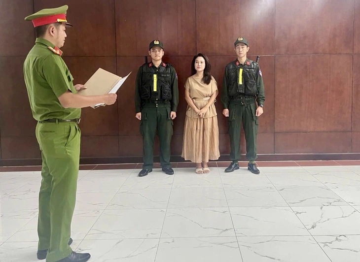 Khởi tố ca sĩ Phương Diễm Huyền v&agrave; một gi&aacute;m đốc hợp t&aacute;c với BH Media - Ảnh 1.