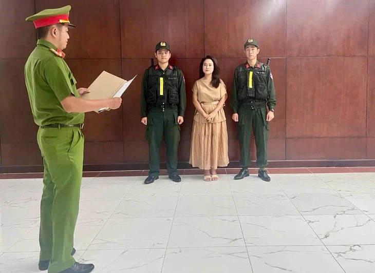 Nữ ca sĩ nổi lên từ những đêm livestream hát đến khuya Phương Diễm Huyền là ai? - Ảnh 1.