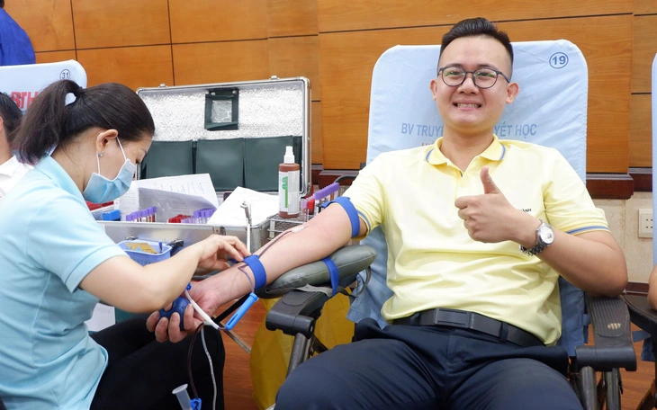 Tuổi trẻ TP.HCM hòa cùng tháng Tám lịch sử về nguồn, tuyến hẻm xanh và sẻ chia giọt máu hồng - Ảnh 5.