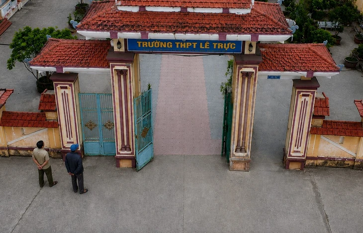 5 thí sinh trường dính tiêu cực tại trường THPT Lê Trực được đăng ký thi lại năm 2027 - Ảnh 1.