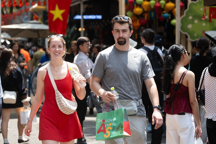 'Hé lộ' lý do TP.HCM, Đà Nẵng, Nha Trang dẫn đầu lượng tìm kiếm của khách châu Âu - Ảnh 1.