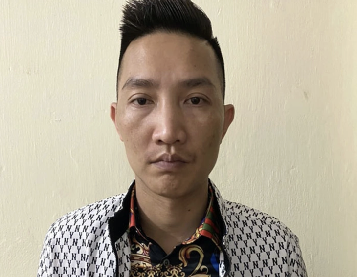 Huấn Hoa Hồng: Từ livestream đến 'giang hồ mạng' triệu người theo dõi - Ảnh 1.