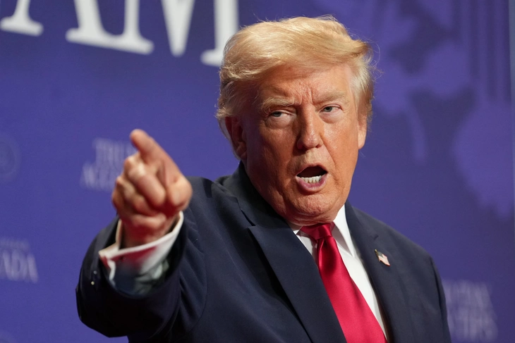 Ông Trump xuất hiện với mái tóc gây nhiều sự chú ý tại Las Vegas, dân mạng khen 'lão hóa ngược' - Ảnh 1.