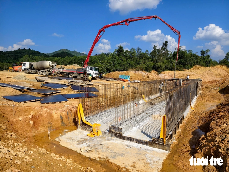Lâm Đồng cấp tập bàn giao mặt bằng thi công 3 tuyến cao tốc kết nối TP.HCM - Ảnh 2.