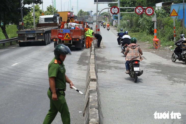 Đóng kết nối bãi xe container tự phát lớn nhất trục đường Võ Chí Công, phường Bình Trưng - Ảnh 17.