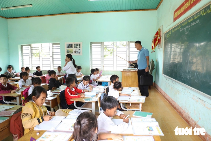 Đắk Lắk bổ sung giáo viên, tăng hỗ trợ học sinh vùng biên - Ảnh 1.