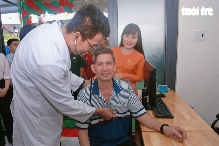 Phường Bình Tân ra mắt điểm chăm sóc người cao tuổi ban ngày tại cộng đồng - Ảnh 3.