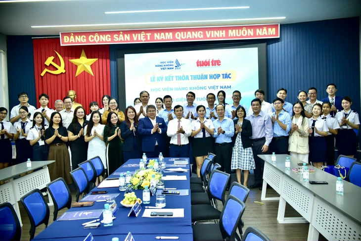 Báo Tuổi Trẻ hợp tác với Học viện Hàng không Việt Nam - Ảnh 4.