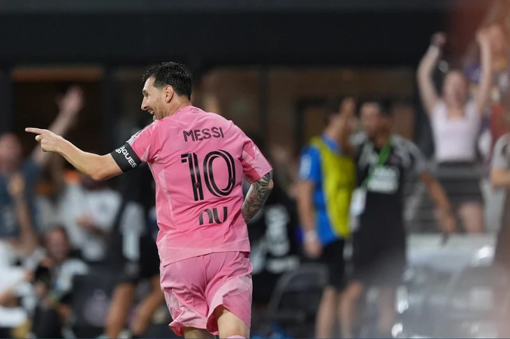 Messi ‘chữa lành’ nỗi buồn World Cup bằng cách… ghi bàn - Ảnh 1.
