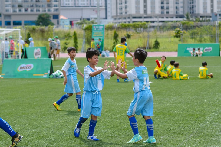 Sân chơi thể thao cho trẻ em tại giải Bóng đá Nhi đồng 2026 rất ý nghĩa - Ảnh 5.