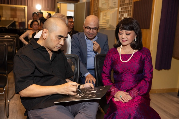 Đức Trí kể chuyện làm album Hương Lan: Thu tiếng hát trước, dàn nhạc theo sau - Ảnh 1.