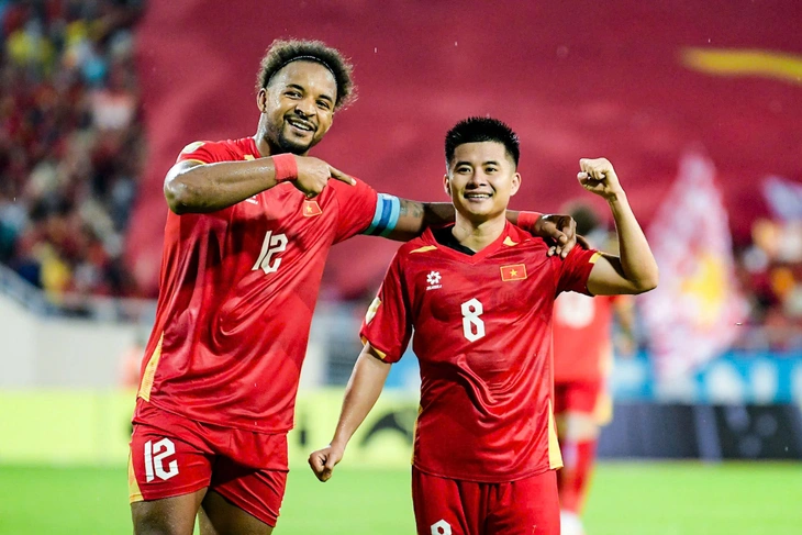 Đ&aacute;nh bại Campuchia, Việt Nam v&agrave;o b&aacute;n kết ASEAN Cup 2026 với ng&ocirc;i đầu bảng - Ảnh 1.