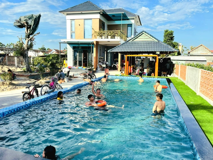 Tin đồn clo trong nước máy, hồ bơi gây bệnh tuyến giáp: Bác sĩ nói gì? - Ảnh 2.