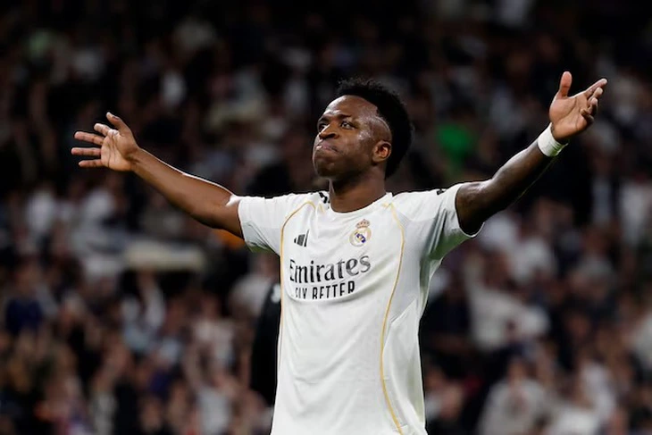 Vinicius gia hạn với Real Madrid đến năm 2032, Arsenal hết hy vọng chiêu mộ - Ảnh 1.