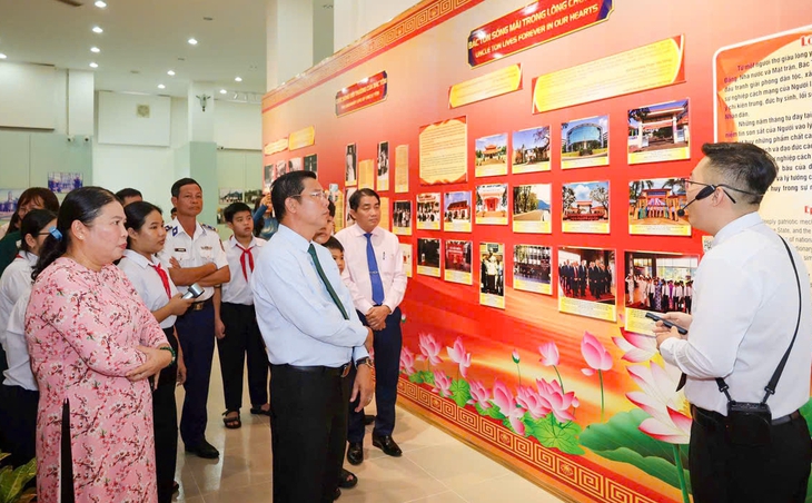 Côn Đảo trưng bày tư liệu quý về Bác Tôn - Ảnh 1.