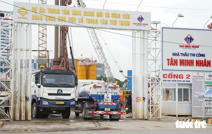 Công trường Trung tâm hành chính - chính trị TP.HCM tất bật thi công cả ngày lẫn đêm - Ảnh 16.