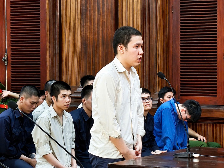 Tòa tuyên 3 án tử hình, 7 án chung thân trong đường dây mua bán trái phép hơn 45 kg ma túy - Ảnh 1.