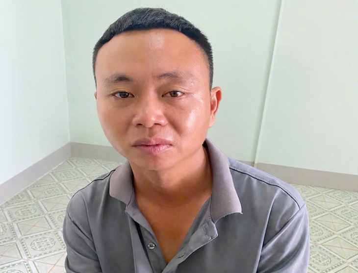 Khởi tố cha dượng bóp cổ, tát mặt cháu bé 3 tuổi gây thương tích - Ảnh 1.