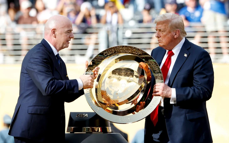 Báo Anh tố UEFA chi tiền cho nhân tình của Infantino - Ảnh 2.