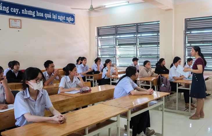 Khánh Hòa: Khẩn trương rà soát, điều chỉnh phương án sắp xếp cơ sở giáo dục công lập - Ảnh 1.
